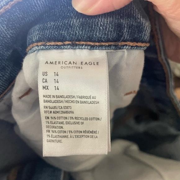 American Eagle Denim Mom Shorts Size 14 - Picture 6 of 7